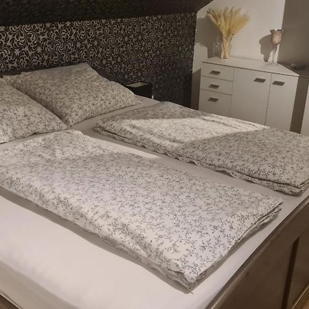 Ferienwohnung Lilith Brilon Esterno foto